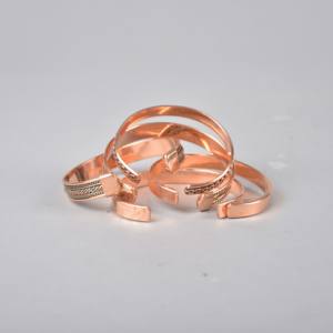 Bracelet de bijoux en cuivre pur 100% martelé pour femmes et hommes avec 6 aimants puissants Bracelet manchette à la main - Product Image 1