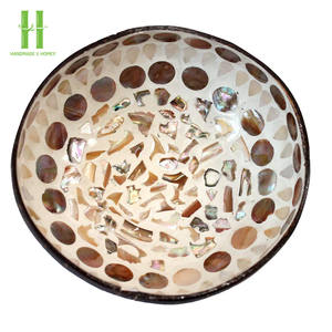 BEST SELLER Bol en coque de noix de coco naturelle, bol en bois pour salade de fruits, vaisselle d'extérieur, bol en bois pour dîner au Vietnam - Product Image 3