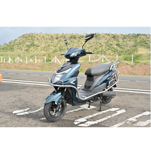 800W Electric Scooter with Dual Suspension Off-Road Capable Various Battery Capacities 40ah 30ah 25ah India for Worldwide Export