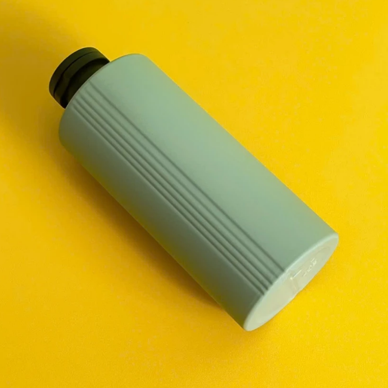 สีเขียวเข้ม