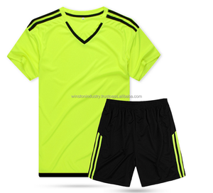 Maillot et chaussettes de football de sublimation respirant à séchage rapide personnalisé professionnel avec conception de vêtements de sport - Product Image 5