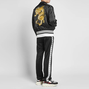 Blouson Bomber en Satin Personnalisé pour Homme avec Logo Frontal – Respirant, Haute Qualité, Vente en Gros 2025 - Product Image 4