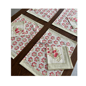 Manteles individuales y servilletas de mesa de algodón con estampado de bloque de mano Rosa Butti - Product Image 1