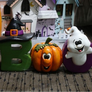 Figura Decorativa de Resina Pintada a Mano de Pollo Fantasma Blanco, Estilo Europeo, para Regalo de Fiesta en Casa - Product Image 3