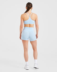 Design personnalisé avec logo short bleu pastel et soutien-gorge de sport avec bretelles réglables ensembles pour femmes ensemble assorti de deux pièces pour femmes - Product Image 6