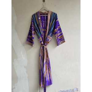 Robe kimono tie-dye bohème faite à la main pour femme, paréo de luxe style sari - Product Image 3