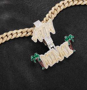 Bijoux hip-hop glacés personnalisés pendentifs en diamant style bling-bling pour garçons et filles à la mode classique - Product Image 1