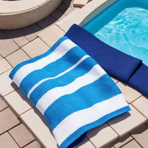 Grande serviette de piscine et de plage en microfibre douce surdimensionnée à séchage rapide, légère et sans sable, pour voyage, gym, spa - Product Image 2