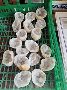 Géodes de Feng Shui en Quartz Calcaïdonie, Cristal Coloré, Imprimées UV, Décoration d'Intérieur, Technique Peinte, 15cm, Design Art Déco pour - Product Image 1