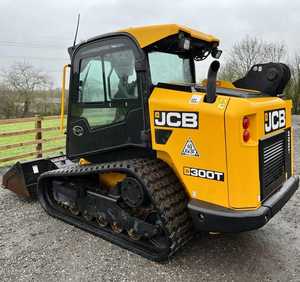 Minicargadora de orugas JCB 300T 4x4 diésel con cucharón y gran potencia de excavación para construcción y manipulación de materiales - Product Image 4