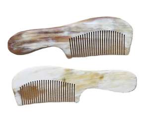 Peigne à cheveux en corne de buffle naturel sculpté à prix d'usine - Product Image 1