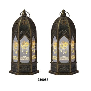 Bougeoir en aluminium noir et verre trempé transparent fabriqué à la main avec finition en laiton décoratif pour la fête de mariage à la maison et les événements - Product Image 5