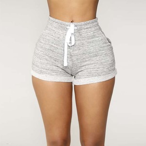 Shorts décontractés pour femmes de qualité supérieure, taille élastique, impression de logo personnalisée, tissu polyester et élasthanne, séchage rapide, respirant, OEM - Product Image 1