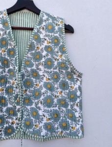 Chaleco acolchado hecho a mano con cuello en V para mujer, chaqueta de bombardero informal sostenible de longitud corta, bordado, decoración frontal abierta - Product Image 4