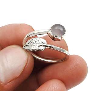Bague en quartz rose naturel, style bohème, pour femmes, design classique, petite bague à feuilles ondulées, pour tous les jours, disponible en gros - Product Image 2
