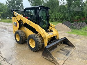 รถตักล้อยาง CAT 246d ความคล่องตัวและประสิทธิภาพสูง ขายดี สภาพดี รถตักขนาดเล็ก 3 ตัน มือสอง - Product Image 2