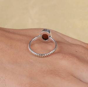 Meilleure qualité solide 925 argent Sterling véritable pierre de soleil ovale Cabochon lunette réglage à la main marteau Texture anneau pour les femmes - Product Image 5