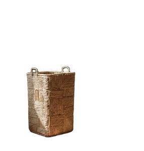 Cesta de almacenamiento redonda de ratán natural resistente con asas recortadas Organizador de zapatos de lavandería duradero - Product Image 1