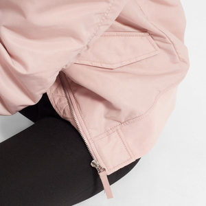 Vêtements en gros Blouson aviateur rose à fermeture éclair pour femmes Blouson aviateur pour femmes Nouveau produit Recrutement avec tenue professionnelle - Product Image 5