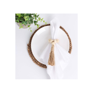 Rond de serviette en perles de bois fait à la main Jute gland porte-corde anneaux de serviette pour les dîners au meilleur prix avec poli - Product Image 2