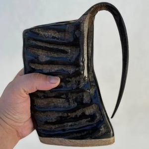 Tazas de Cuerno Vikingo de Estilo Nuevo, Hechas a Mano con Cuerno Natural Indio, Tazas y Vasos Cortos de Cuerno para la Venta como un Juego de Vikingos - Product Image 1