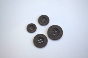 Bouton en résine à 4 trous, 15 mm, en plastique, rond, fabriqué à partir de bio-café, à dos plat, pour t-shirt, manteau, chemisier, prix de gros - Product Image 4