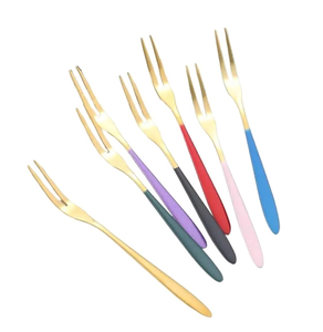 Ensemble de fourchette cuillère en laiton exclusif avec poignée PVD pour la maison et les hôtels Ensembles de serveurs à salade en or Fourchette en acier miroir - Product Image 2