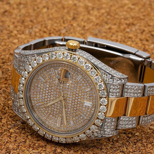Montre-bracelet haut de gamme en diamant Moissanite Design glacé brillant avec bracelet en acier inoxydable pour hommes et femmes - Product Image 1