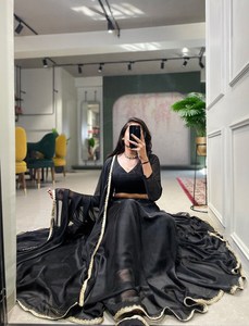 ผ้าไหม Lehenga Choli พิเศษพร้อมขอบลูกไม้ทํางานและ Rangoli ผ้าไหม Dupatta สําหรับผู้หญิงนักออกแบบอินเดีย Lehenga Choli Dupatta - Product Image 2