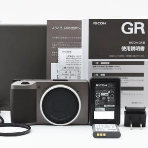 Offre promotionnelle Nouveau RICOH GR III HDF F2.8 Appareil photo numérique compact noir Objectif à mise au point unique - Version mondiale authentique - Product Image 1