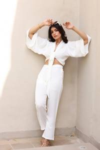 Ensembles d'été luxueux pour femmes de style occidental Amalfi avec hauts courts blancs teints en plaine pour les occasions - Product Image 4