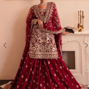 2025 @ เจ้าสาวชุด Kurta สีแดงอินเทรนด์ชุดเดรส lehenga & dupatta ประดับด้วยไข่มุกเม็ดหินปักมือ zari - Product Image 1