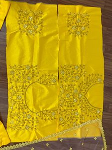 ชุดประจำชาติอินเดียสำหรับงานปาร์ตี้,ผ้าซาตินปักลายผ้าไหมมาเลย์ Lehenga Choli พร้อม Dupatta ผู้จัดจำหน่ายชาวอินเดีย - Product Image 4