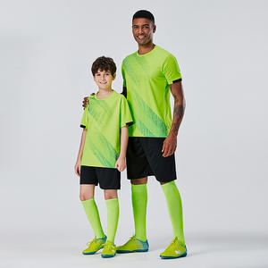 Uniforme de Fútbol Personalizado, Servicio OEM, Conjunto de Camiseta y Pantalones Cortos de Alta Calidad, Ligeros, Anti-UV, Tejido Transpirable para Equipos y Clubes, al por Mayor - Product Image 6