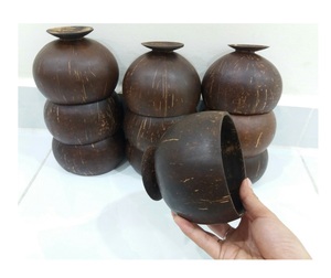 Bols en coquille de noix de coco naturelle fabriqués à la main au Vietnam pour une vie durable - Product Image 4