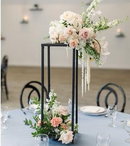 Pièce maîtresse de mariage en fer de style antique pour un décor de table de banquet de réception luxueux avec un charme élégant - Product Image 1