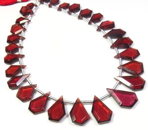 ลูกปัดโกเมน Mozambique สีแดงธรรมชาติ10 "สาระ25ชิ้นสีแดงโกเมนลูกปัดเพชรพลอยเหลี่ยม9-15มม. ลูกปัดอัญมณีแฟนซีโกเมนแอฟริกัน - Product Image 1