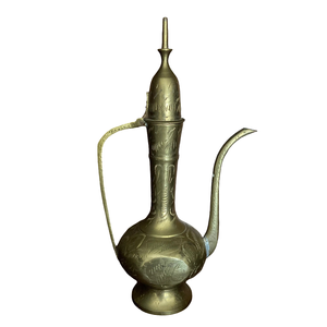 Surahi en laiton pur vintage de haute qualité avec gravure, finition polie pour une utilisation en cuisine, article de cuisine antique arabe - Product Image 4