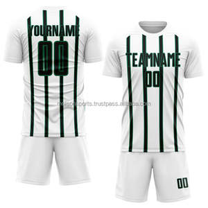 Vente en gros d'uniformes de football légers à séchage rapide pour hommes Nom et conception de l'équipe personnalisés Technologie de coupe automatisée - Product Image 2
