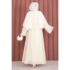 ชุดฮิญาบแบบสามชิ้นผ้าชีฟองสีเหลืองพร้อมดีเทลเข็มกลัดสุดหรู - Product Image 6