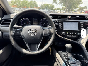 Toyota Camry L FWD 2019 Usado (LHD/RHD) - Product Image 2