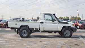 TOYOTA LAND-CRUISER 79 USADO EN BUEN ESTADO, Camioneta de Cabina Simple - Product Image 2