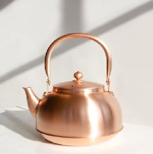 Utensilios de cocina de diseño único para servir té, teteras de cobre 100% para mesa de diseñador con fines razonables de la India a los mejores precios - Product Image 5