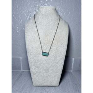 Collar Tia Long Kingman con diamante de corte princesa chapado en rodio de oro blanco, engaste geométrico de plata de ley y cadena tipo caja - Product Image 3