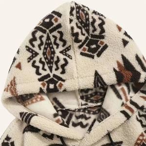 Sweat à capuche en polaire à motif tribal personnalisé Tissu sherpa doux Coupe décontractée Inspiré de l'ethnique Streetwear Sweat à capuche d'hiver unisexe - Product Image 2