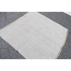 Alfombra Turca Vintage de 5.2x5.1 pies, Alfombra de Lana Blanca Sólida - Product Image 4