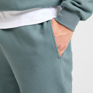 Pantalones de chándal de entrenamiento para hombre con bordado de logotipo personalizado y etiquetas personalizadas para deportes de gimnasio y fines de fitness - Product Image 4