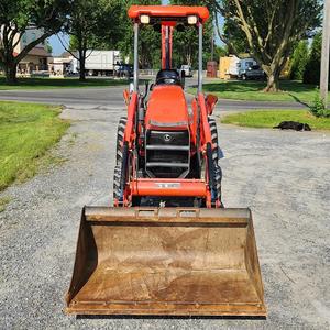 Tractor Kubota L47 con retroexcavadora Cargador frontal Compre ahora Componentes de engranajes de calidad premium Entrega rápida disponible - Product Image 4
