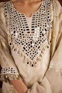 Venta al por mayor de viscosa brillo Jacquard cuello para India y Pakistán Duppata color crema ropa de fiesta pesada con efecto brillo - Product Image 2