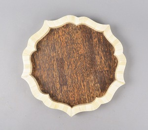 Tabla de Cortar de Cocina de Madera Pulida con Diseño Personalizado, Moderna y Elegante - Product Image 2